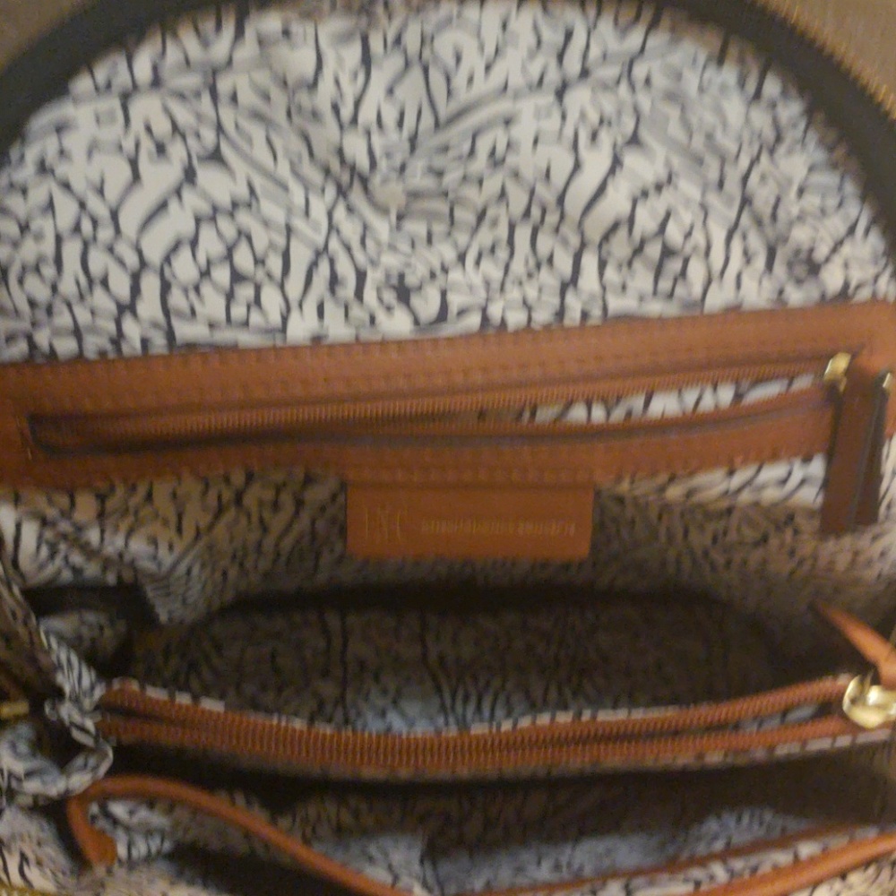 Back pack - Picture 3 of 3